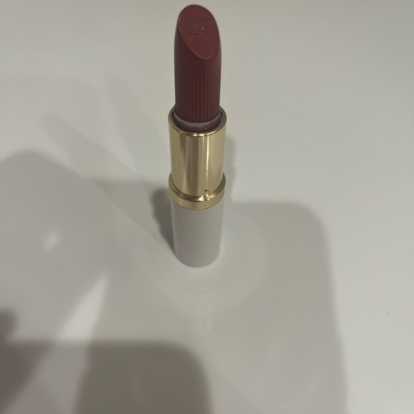 Estee Lauder Other - Estée Lauder creme lipstick rouge levres 670